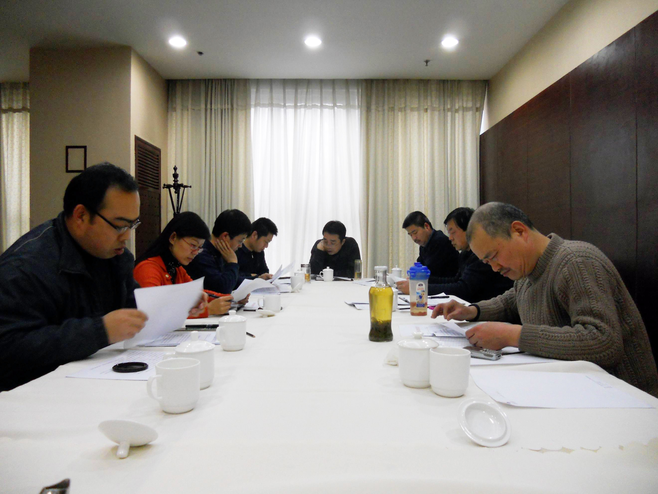 研究所召开中层领导干部会部署2012年工作安排